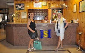 Shady Hotel Luxor
